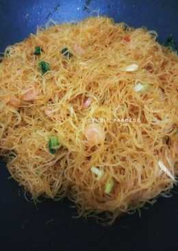 Bihun goreng sosis ayam