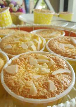 Bolu Hongkong w/ cheese and almond