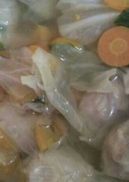 Sayur sop dan bakso sederhana