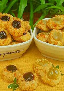 Peanut cookies with jam (jam Thumbprint)