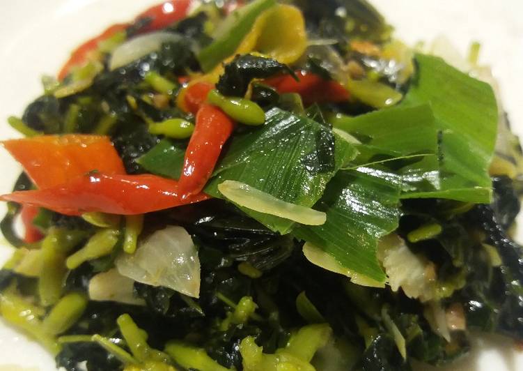 Resep Tumis daun bunga pepaya ala-ala manado Oleh Kitchen fa