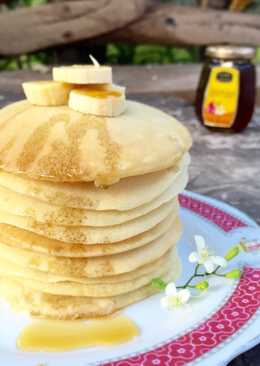 Fluffy Pancake with Honey