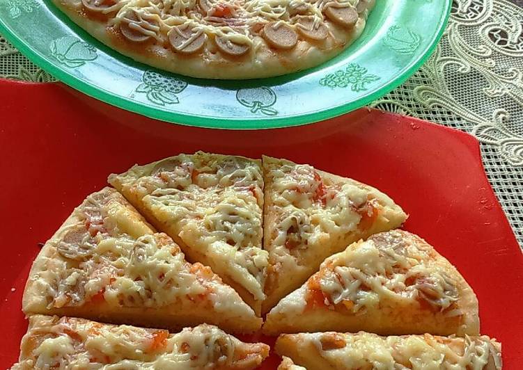 resep lengkap untuk Pizza Magicom (simple & empuk) ??