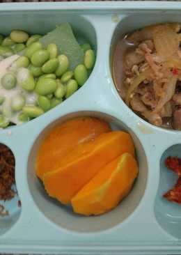 Bekal makan siang