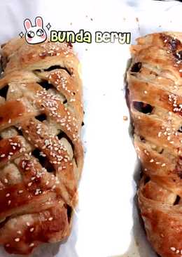 Roti pastry isi daging jamur