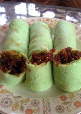 Kue dadar inti kelapa