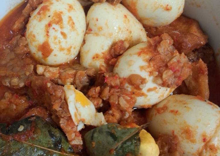 cara membuat Telur tahu tempe bumbu bali