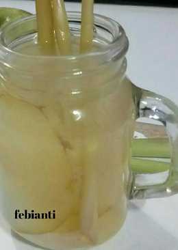 Air rebusan apel hijau dan serai