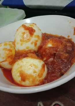 Telur bulat saus padang