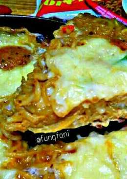 Pizza Mie Teflon bikin ngiler pake Mie Instan Goreng