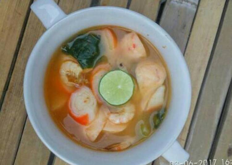 gambar untuk resep makanan Tom Yam sayur seafood
