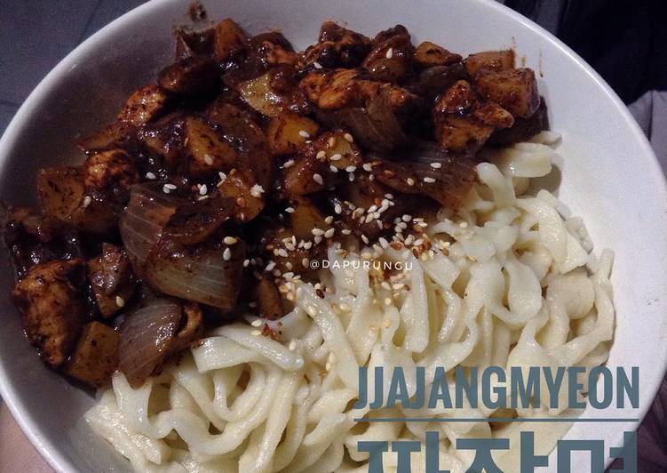 gambar untuk cara membuat Jjajangmyeon ???