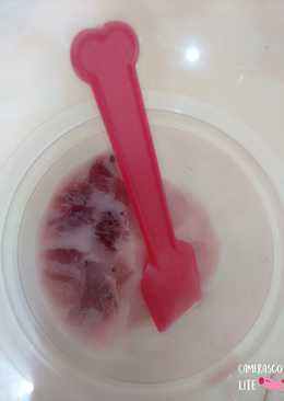 Puding Susu Strawberry Selasih