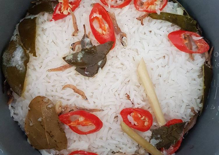 gambar untuk resep makanan Nasi liwet teri ricecooker super easy