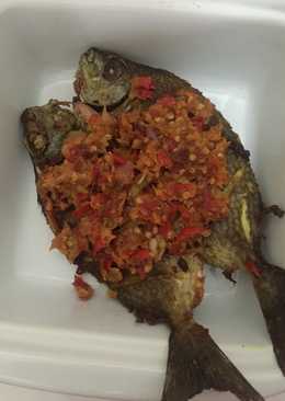 Ikan baronang goreng bumbu rica
