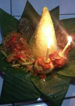 Tumpeng mini ultah