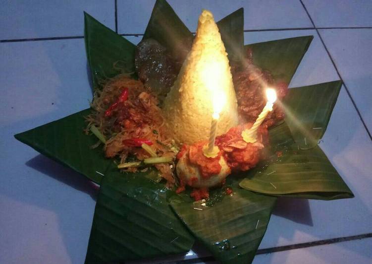 gambar untuk cara membuat Tumpeng mini ultah