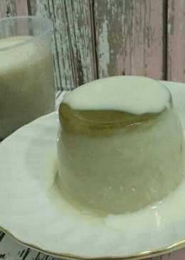 Silky greentea puding with fla