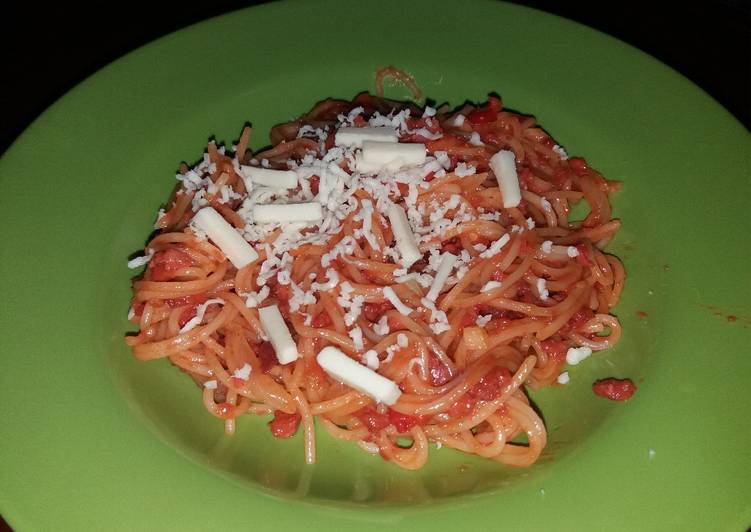 bahan dan cara membuat Spaghetti saus bolognaise