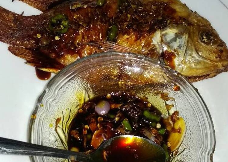 Resep Ikan nila goreng dan saus kecap cabe bawang - Bintu Husein Khirid