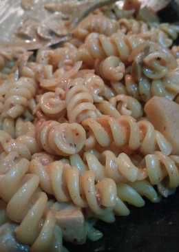 Vegetarian Creamy Fusilli with Mushroom Sauce