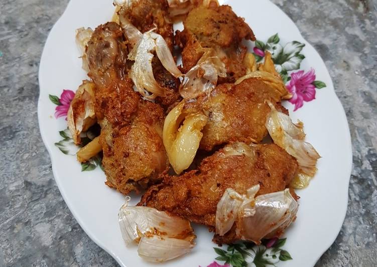 bahan dan cara membuat Ayam Goreng Bawang