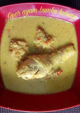 Opor ayam bumbu kuning