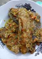 Ikan goreng gurame sambal ijo