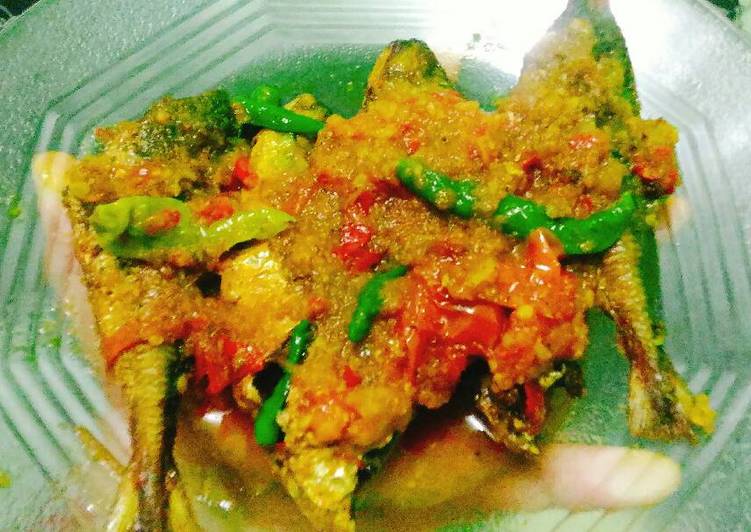 Ikan Kembung Bumbu Kuning