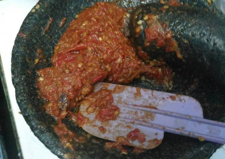 cara membuat Sambel terasi/sambel pecel lele nyosss gendosss??