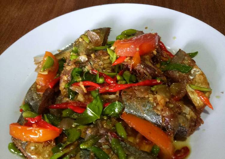 Resep Sensasi Ikan  asin  peda  ulalaa oleh D Dapo Wiwik 