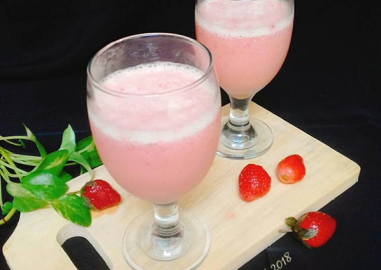 gambar untuk resep Hanya juice strawberry susu