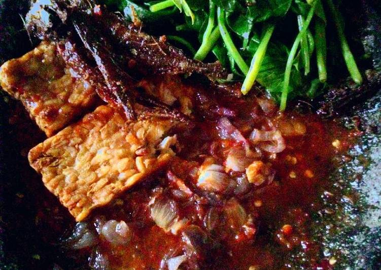 resep lengkap untuk Sambel daun ketela rambat (godong telo)