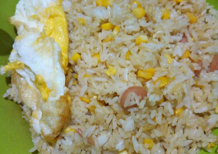 Resep Sarapan nasi goreng jagung telur sosis - putri maesyta