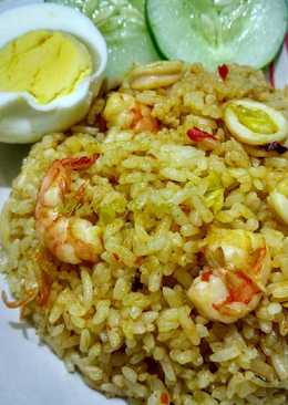 Nasi goreng udang cumi