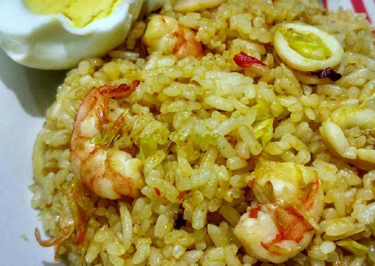 gambar untuk resep Nasi goreng udang cumi