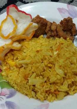 Nasi goreng kuning