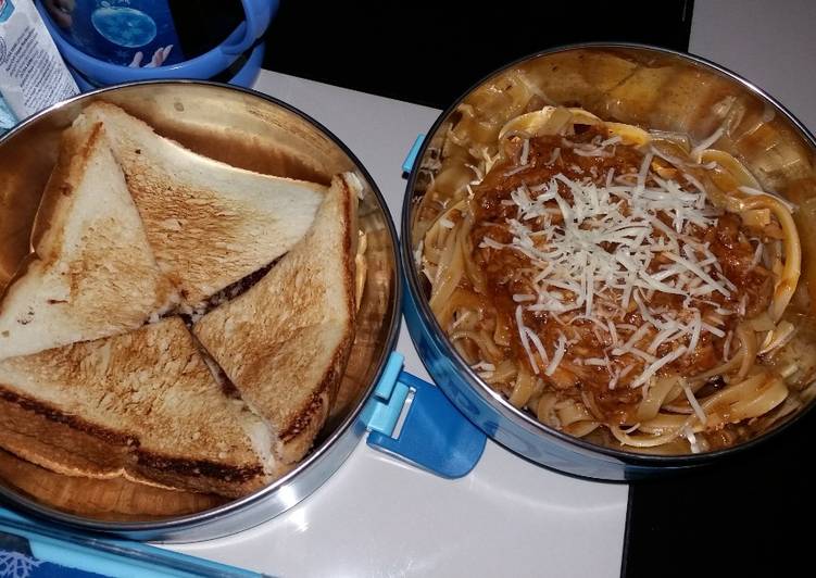 resep masakan Spaghetti tuna keju with Roti bakar keju coklat