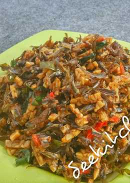 Tumis kering teri feat. tempe pedis ð