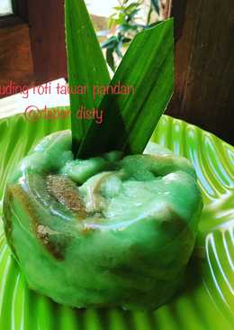 Puding roti tawar pandan