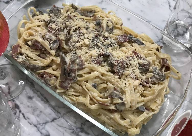 Resep Fettuccine Carbonara with Smoked beef By Desi & Dios Kitchen