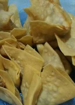 Pangsit goreng tongkol