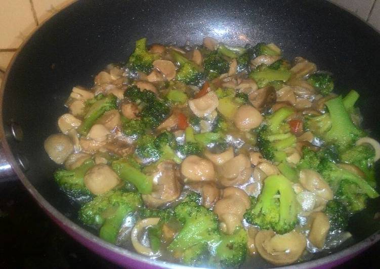 Resep Tumis jamur brokoli simple - Firli Parliningtyas