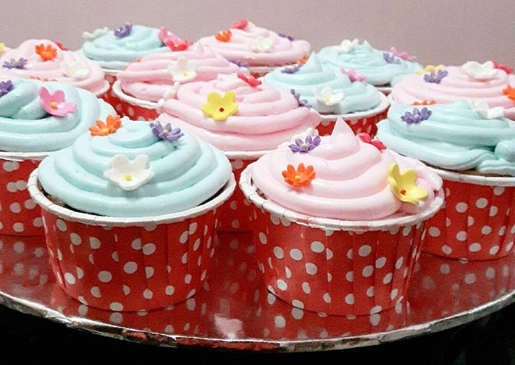 gambar untuk resep makanan Vanilla Cupcake