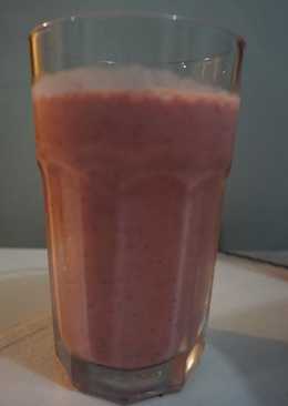 Frozen strawberry smoothies