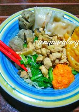 Mie Ayam Super Komplit (Bakso, Pangsit Rebus, Pangsit Goreng, Ja