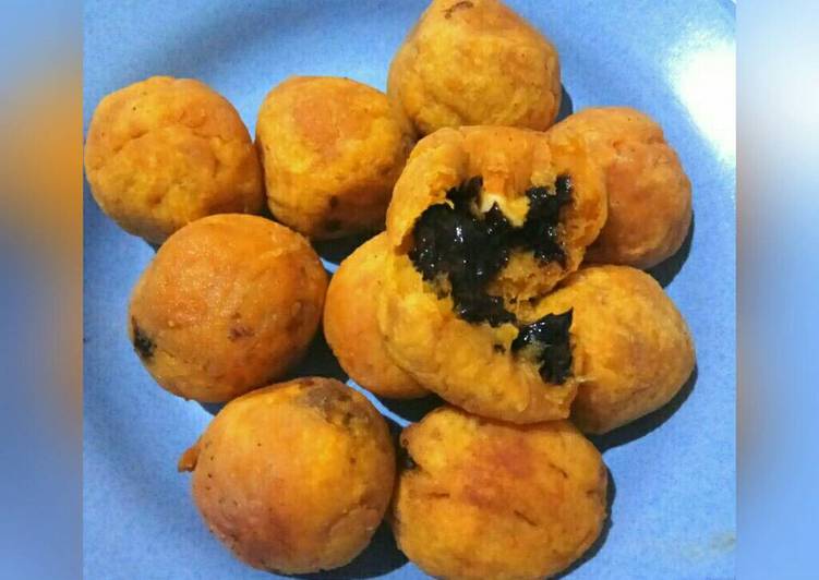 bahan dan cara membuat Ubi Goreng isi coklat keju Lumerr