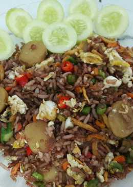 Nasi merah goreng teri medan