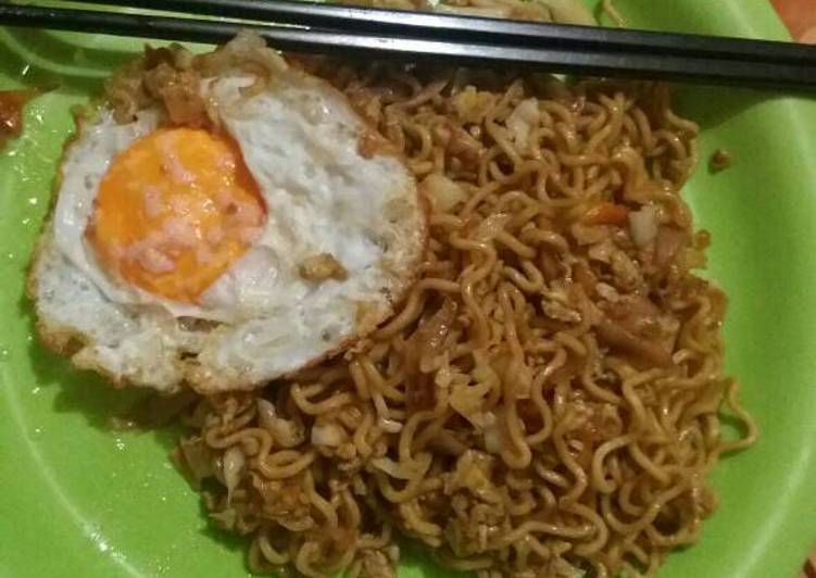 Resep Mie goreng telur orak arik dan jamur tiram Oleh nita ariani