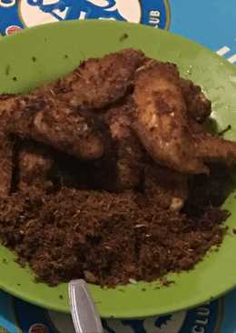 Ayam goreng kremes lengkuas